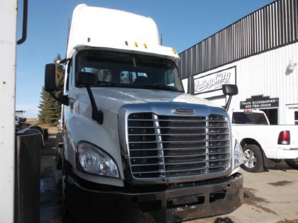 2015-freightliner-cascadia-ta-5th-wheel-truck-big-1