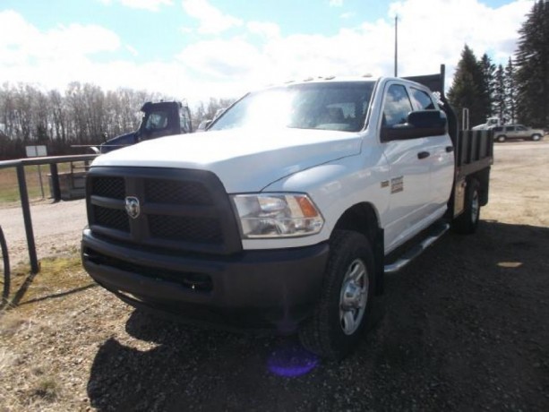 2014-dodge-ram-3500-hd-4x4-crew-cab-truck-big-1