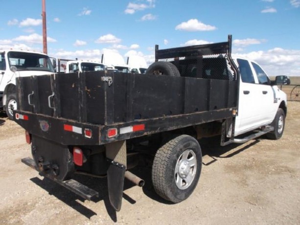 2014-dodge-ram-3500-hd-4x4-crew-cab-truck-big-2