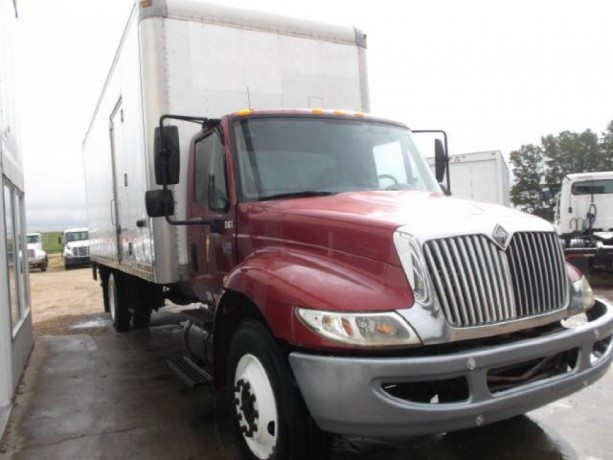 2007-international-4300-sa-van-body-truck-big-1