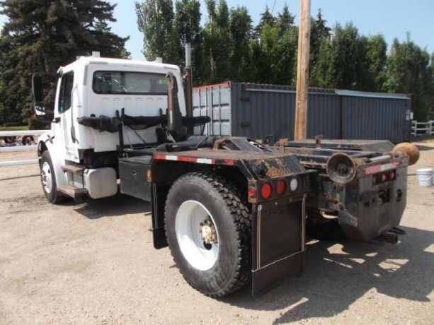 2006-freightliner-m2-sa-hookbin-truck-big-2