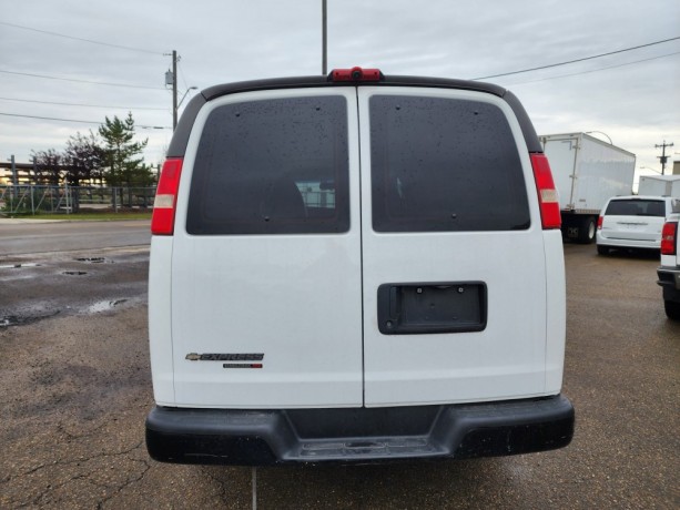 2014-chevrolet-express-cargo-van-awd-1500-135-big-2