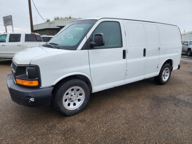 2014-chevrolet-express-cargo-van-awd-1500-135-big-1