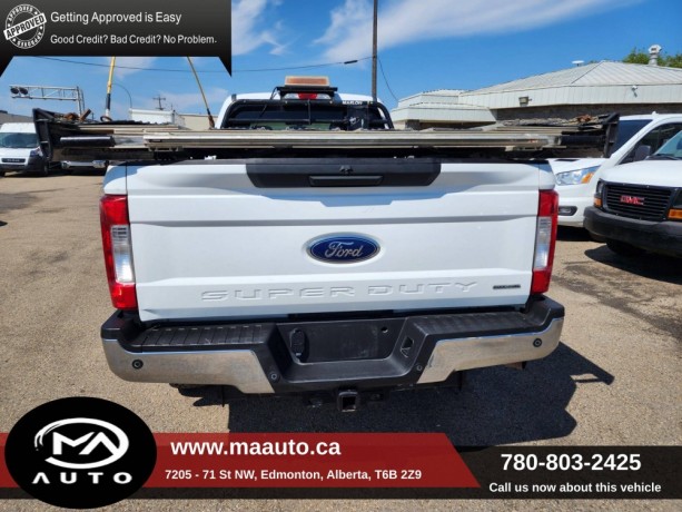 2019-ford-super-duty-f-350-srw-xlt-4wd-crew-cab-675-box-big-2