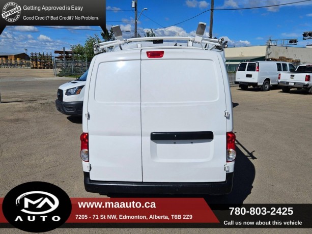 2013-nissan-nv200-i4-s-cargo-van-big-2