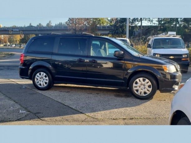 2016-dodge-grand-caravan-sxt-big-1