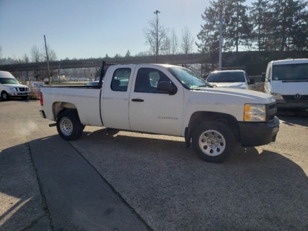 2013-chevrolet-silverado-1500-rwd-ext-cab-big-1