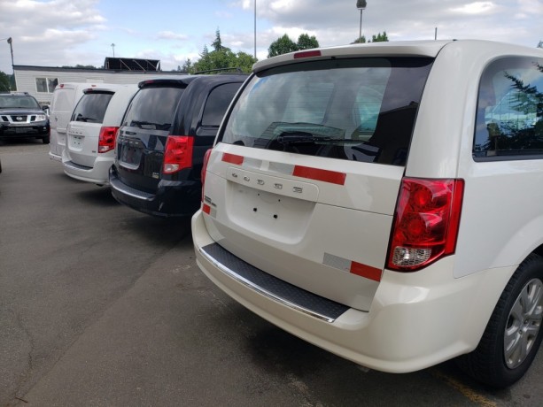 2017-dodge-grand-caravan-cv-ram-cargo-big-2