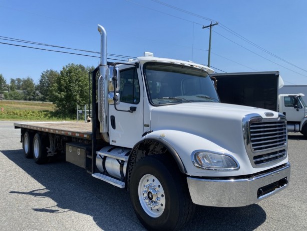 2006-freightliner-flatdeck-big-1