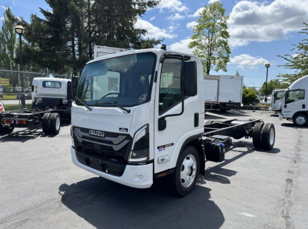 2025-isuzu-nrr-big-1