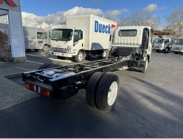 2024-isuzu-npr-hd-gas-big-3