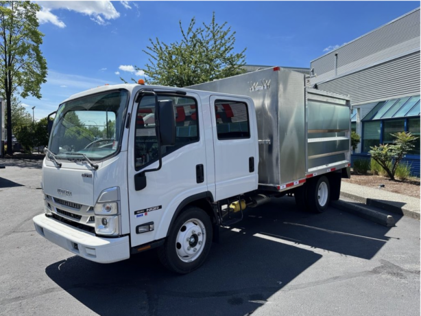 2024-isuzu-nqr-crew-cab-big-1