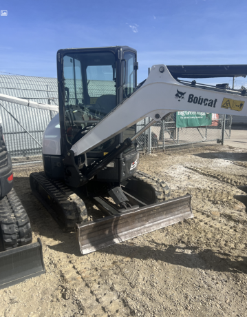 2019-bobcat-e35-25-hp-big-1