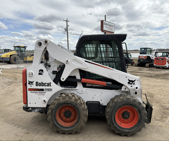 2016-bobcat-s650-big-1