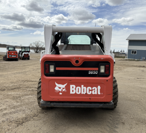 2016-bobcat-s650-big-3