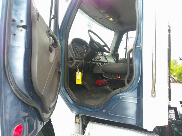 2011-freightliner-m2-dump-big-3