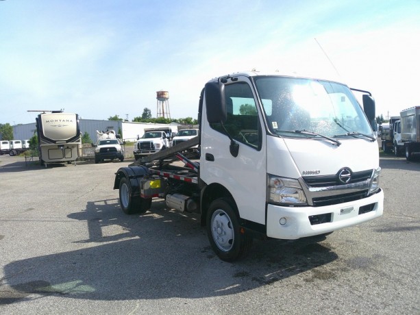 2020-hino-195-roll-off-truck-big-1