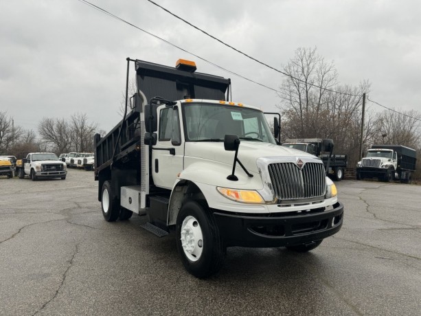 2015-international-4300-dump-truck-big-1