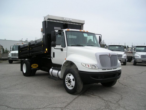 2016-international-4400-steel-dump-truck-big-1