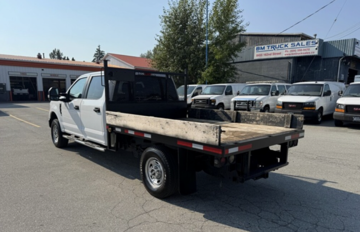 2020-ford-f-350-crew-cab-flat-deck-4x4-big-2