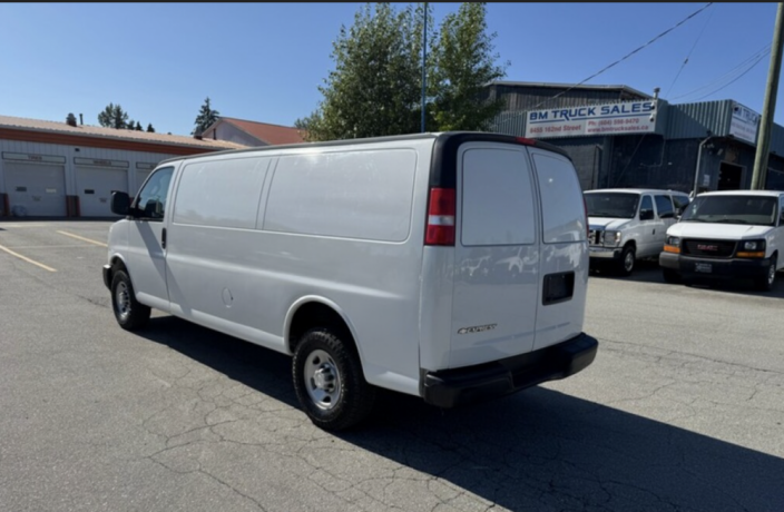 2019-chevrolet-express-2500-extended-cargo-van-big-2