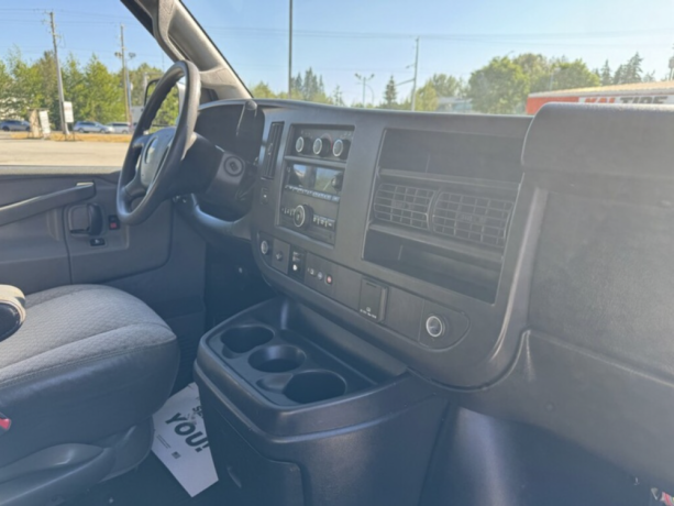 2019-chevrolet-express-2500-extended-cargo-van-big-3