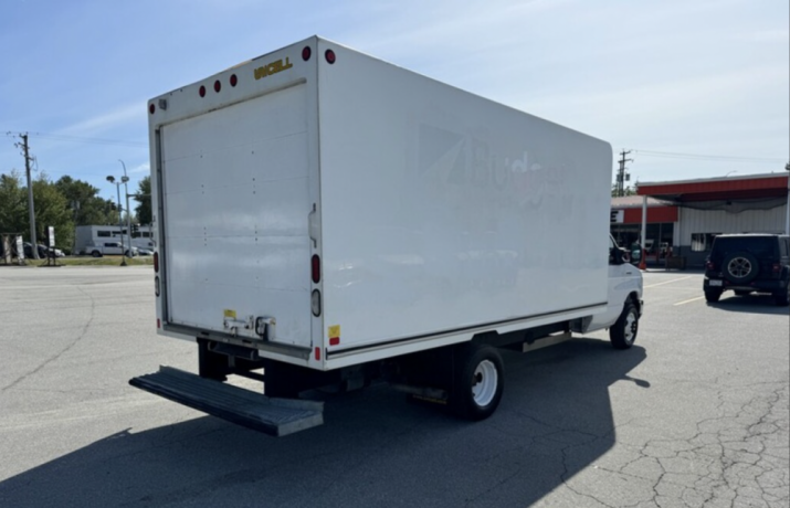 2019-ford-e-450-cube-van-16-ft-box-big-2