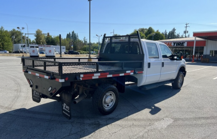 2016-ford-f-350-crew-cab-flat-deck-4x4-big-2