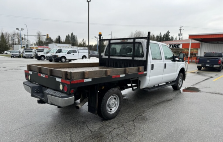 2015-ford-f-350-crew-cab-flat-deck-4x4-big-2