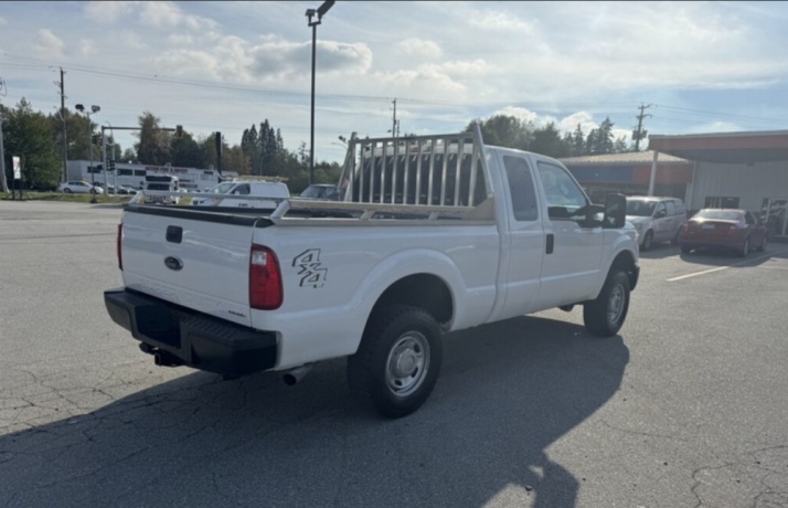 2014-ford-f-250-ext-cab-69-box-4x4-big-2