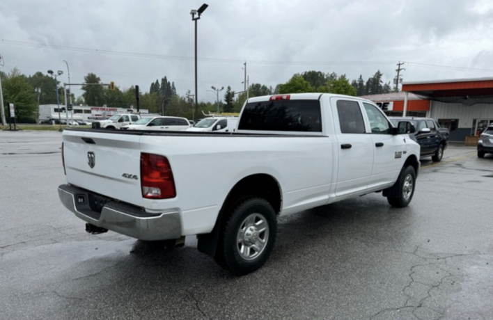 2013-ram-3500-crew-cab-8-ft-long-box-4x4-big-2