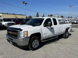 2013 Chevrolet SILVERADO 2500HD / Extended Cab / 8 Ft Long Box / 4x4