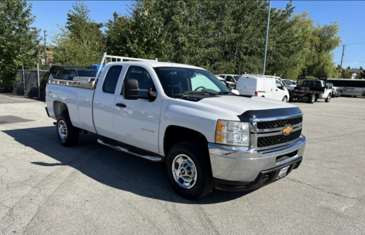 2013-chevrolet-silverado-2500hd-extended-cab-8-ft-long-box-4x4-big-1