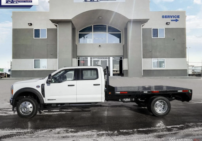 2023-ford-super-duty-f-550-drw-xlt-big-1