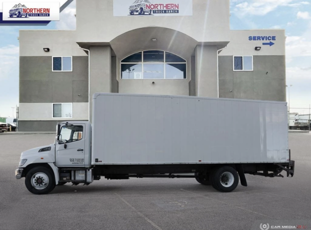 2018-hino-338-box-truck-big-1