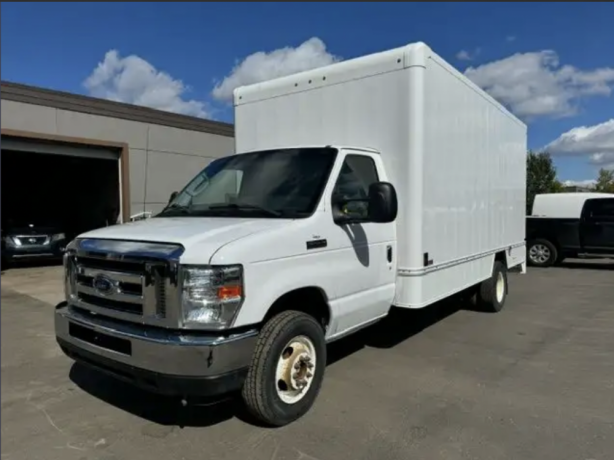 2018-ford-e-450-cube-van-16ft-fiberglass-big-1