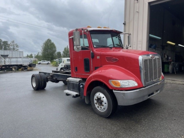 2013-peterbilt-325-24-004-cab-and-chassis-big-1