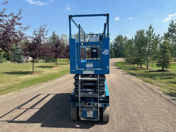 2014-genie-gs2632-electric-scissor-lift-big-3