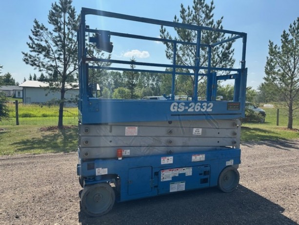 2014-genie-gs2632-electric-scissor-lift-big-1