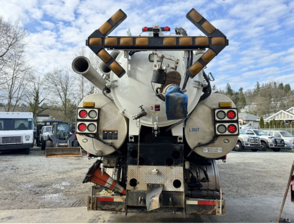 2010-international-7500-hydro-vac-truck-new-cvi-vac-equipment-serviced-new-low-price-big-2