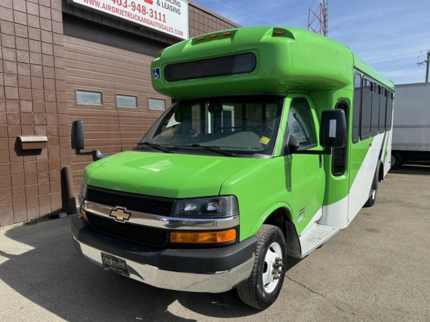 2013-chevrolet-express-10-passenger-big-1