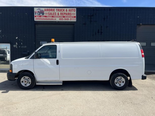 2013-gmc-savana-cargo-van-ext-2500-big-1