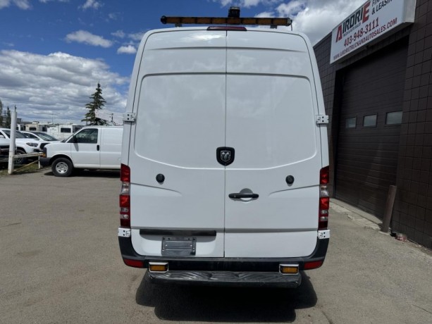 2008-dodge-sprinter-3500-big-2