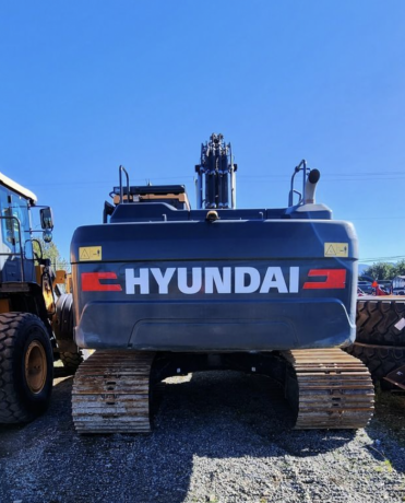 2022-hyundai-construction-equipment-crawler-excavators-hx220a-l-big-3