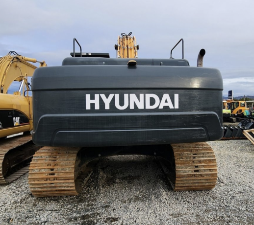 2021-hyundai-construction-equipment-crawler-excavators-hx330l-big-2