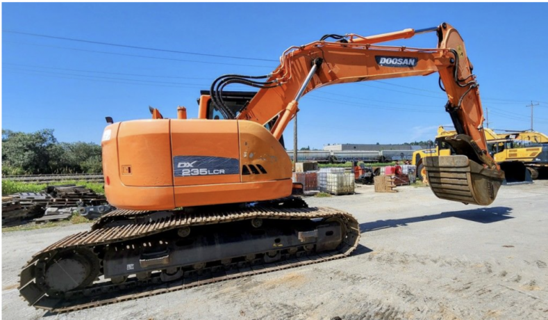 2014-doosan-dx235-lcr-big-2