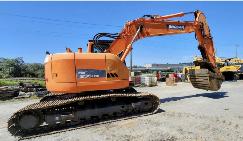 2014-doosan-dx235-lcr-big-1