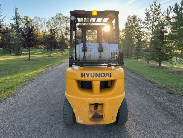 2019-hyundai-25l-7-pneumatic-forklift-big-1