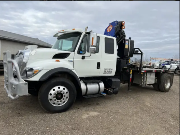 2022-dodge-ram-5500-slt-44-deck-truck-big-1