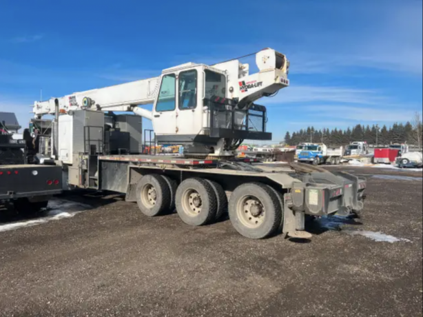 2006-kenworth-c500b-40-ton-weldco-straight-boom-truck-big-2